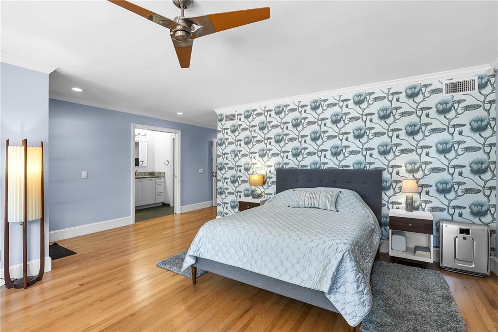 For Sale: $1,800,000 (5 beds, 2 baths, 3474 Square Feet)