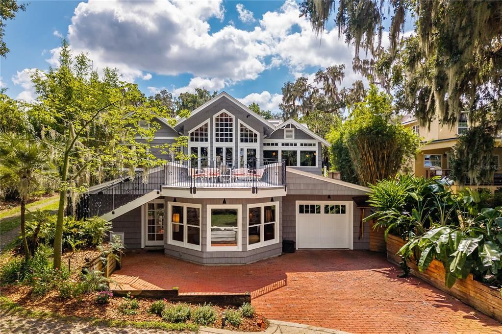 For Sale: $1,800,000 (5 beds, 2 baths, 3474 Square Feet)