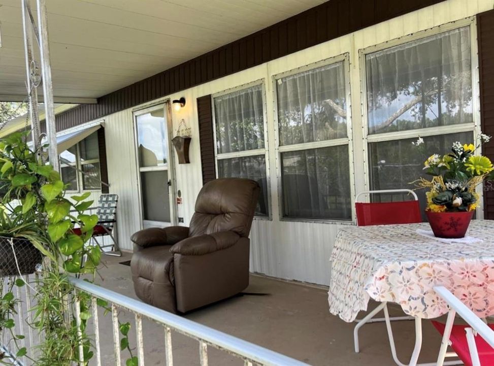 For Sale: $130,000 (2 beds, 1 baths, 960 Square Feet)