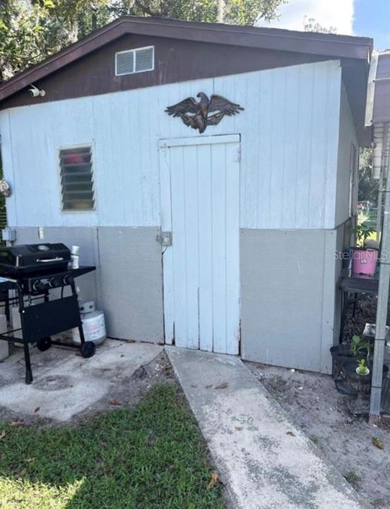 For Sale: $130,000 (2 beds, 1 baths, 960 Square Feet)