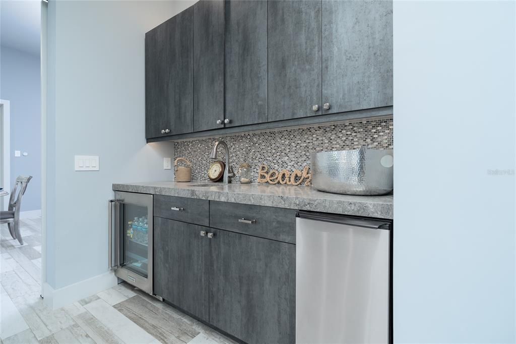 待售: $3,975,000 (4 贝兹, 3 浴室, 3219 平方英尺)