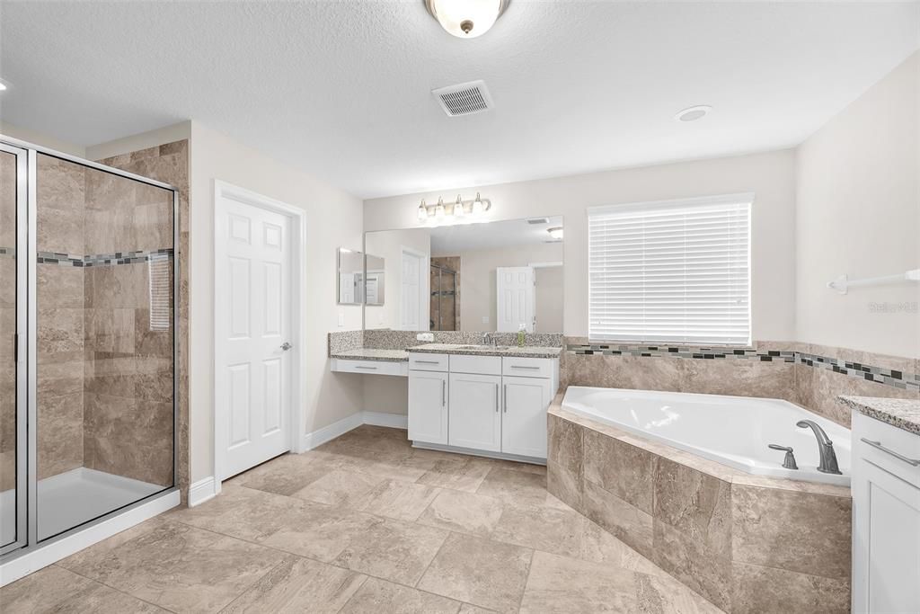 En Venta: $749,999 (5 camas, 4 baños, 4953 Pies cuadrados)