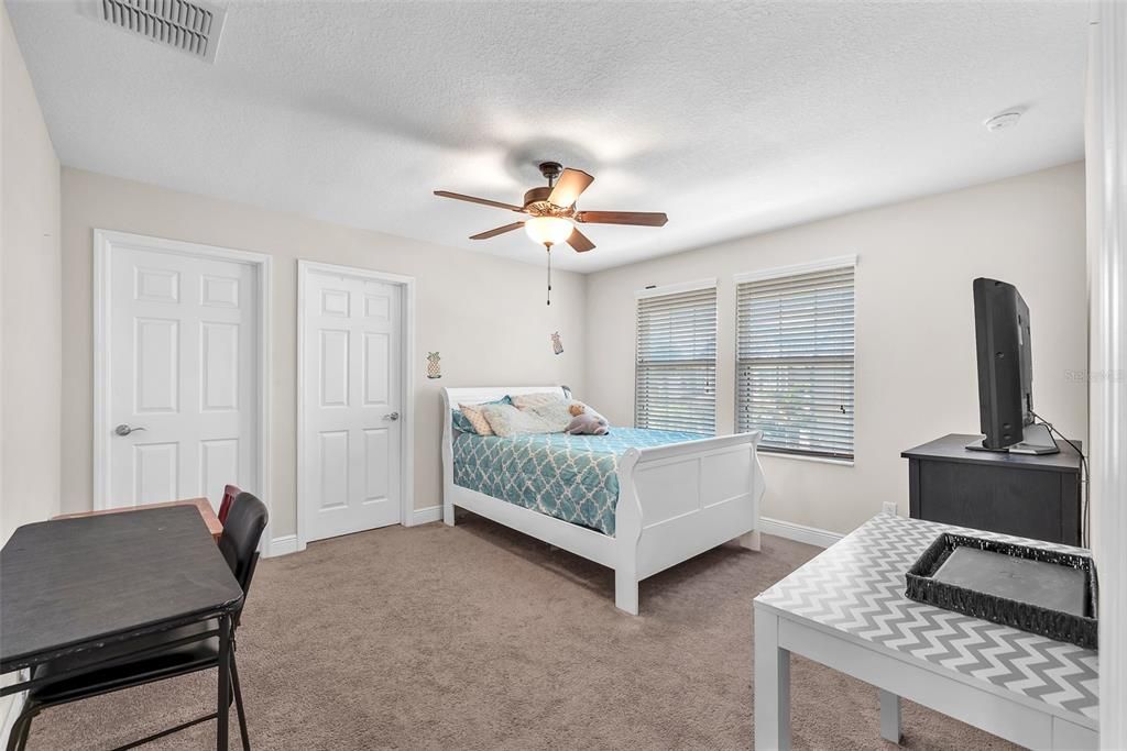 En Venta: $749,999 (5 camas, 4 baños, 4953 Pies cuadrados)