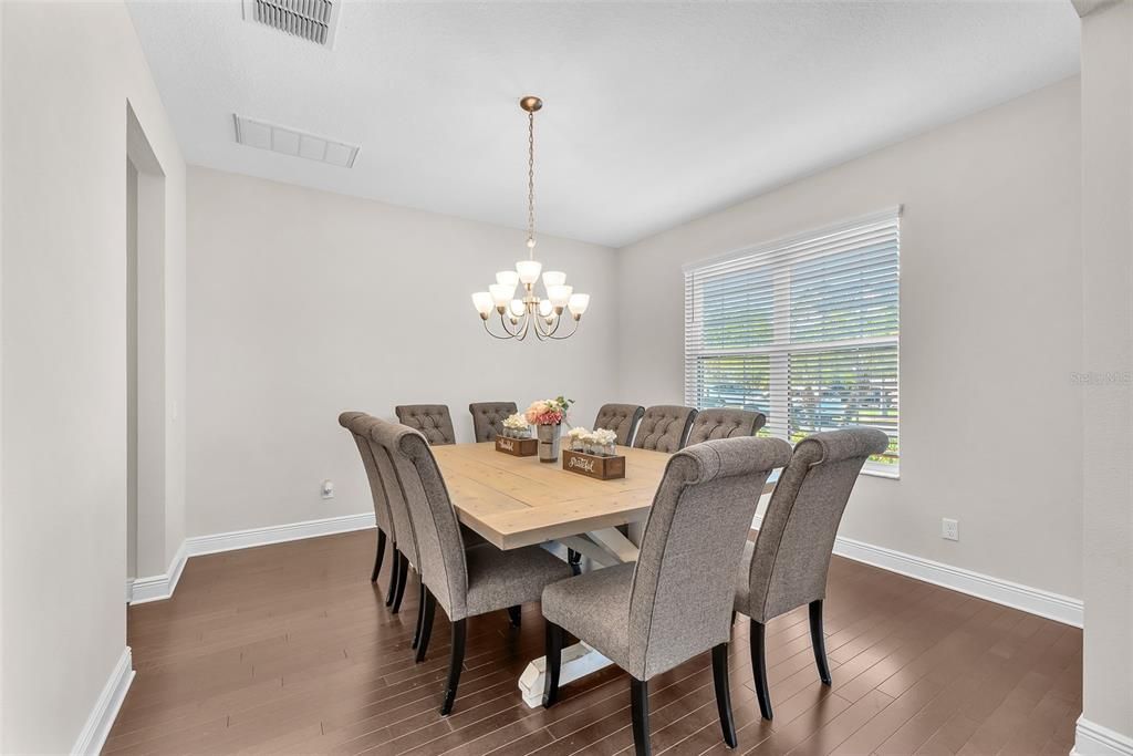 En Venta: $749,999 (5 camas, 4 baños, 4953 Pies cuadrados)