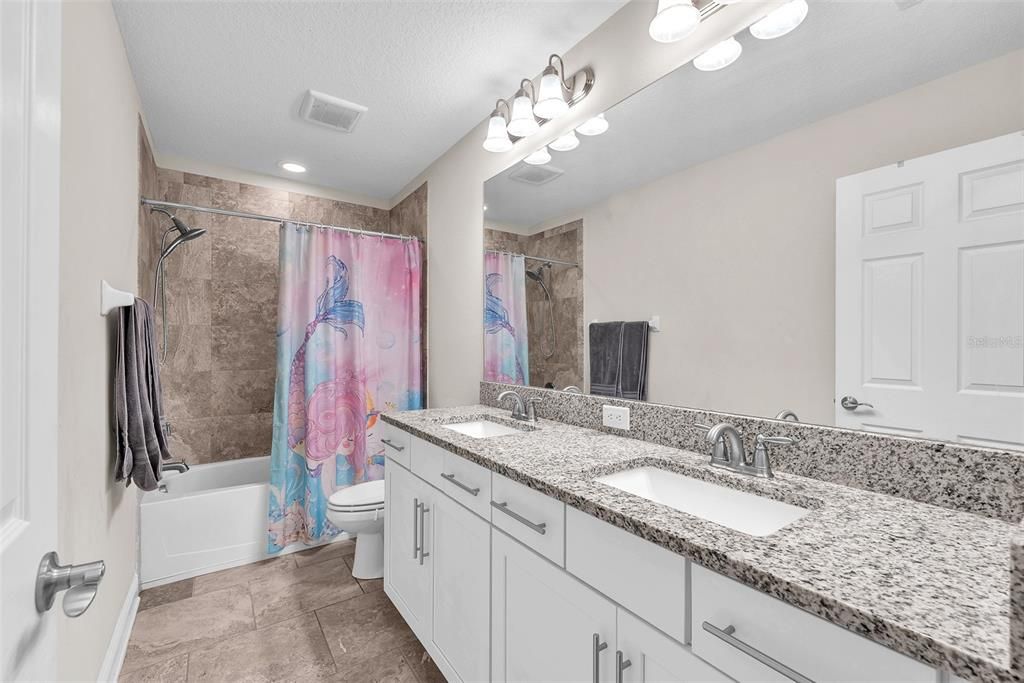 En Venta: $749,999 (5 camas, 4 baños, 4953 Pies cuadrados)