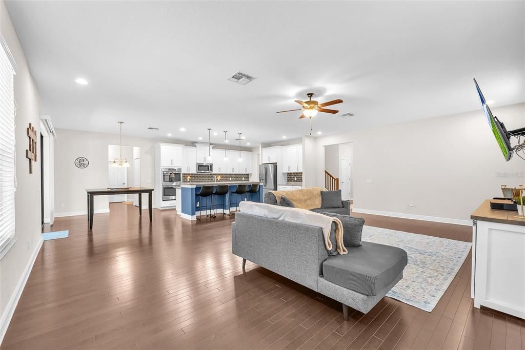 En Venta: $749,999 (5 camas, 4 baños, 4953 Pies cuadrados)