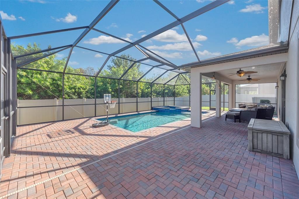 En Venta: $749,999 (5 camas, 4 baños, 4953 Pies cuadrados)