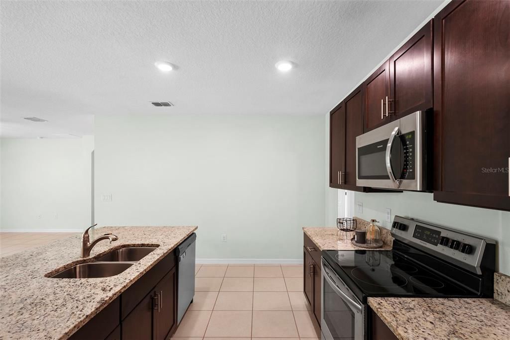 For Sale: $335,000 (4 beds, 2 baths, 1846 Square Feet)