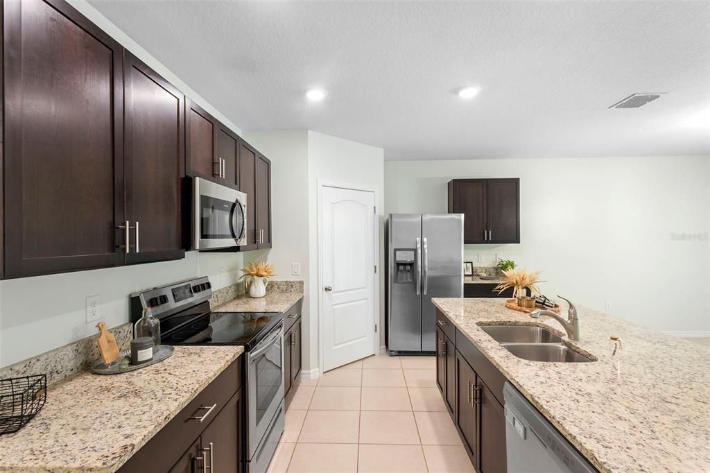 For Sale: $335,000 (4 beds, 2 baths, 1846 Square Feet)