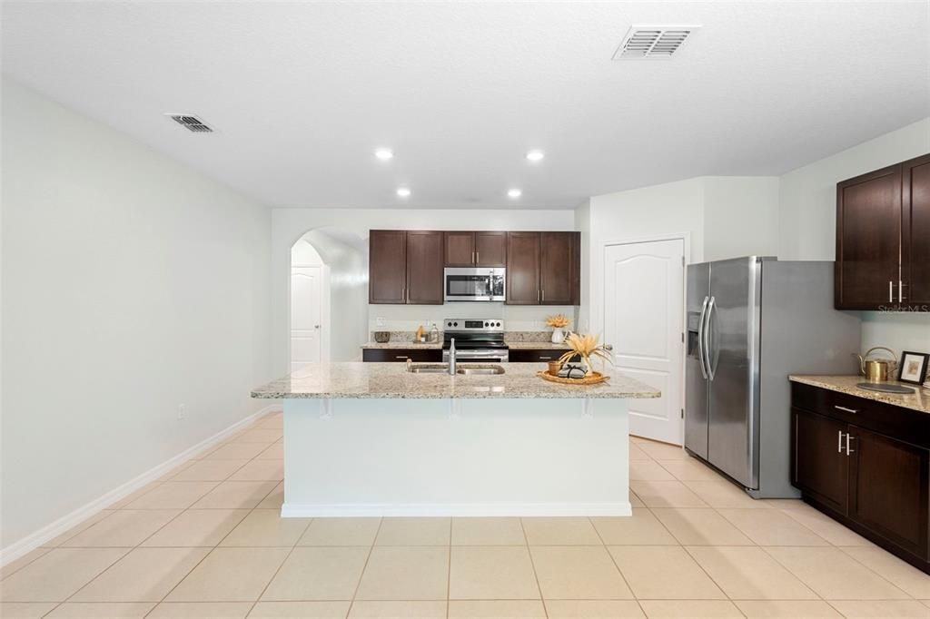 For Sale: $335,000 (4 beds, 2 baths, 1846 Square Feet)