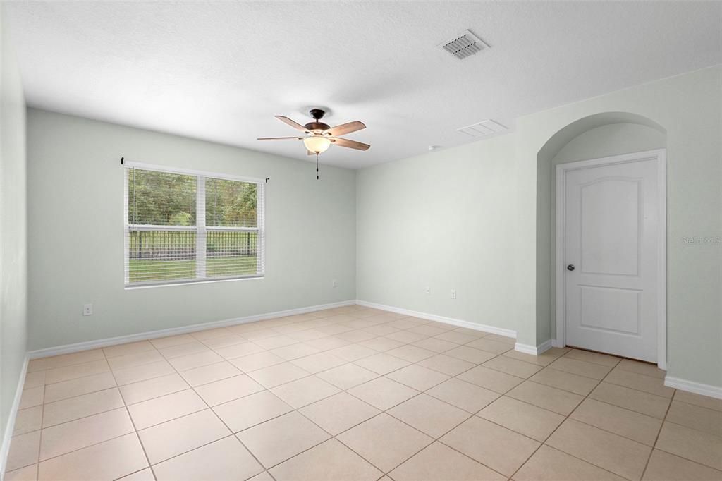 For Sale: $335,000 (4 beds, 2 baths, 1846 Square Feet)