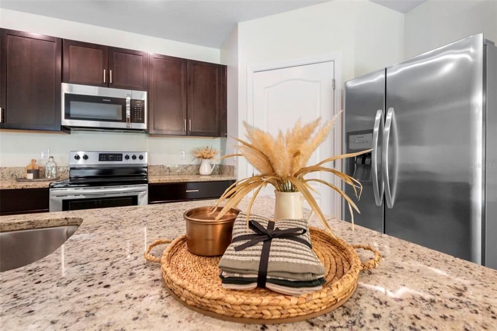 For Sale: $335,000 (4 beds, 2 baths, 1846 Square Feet)