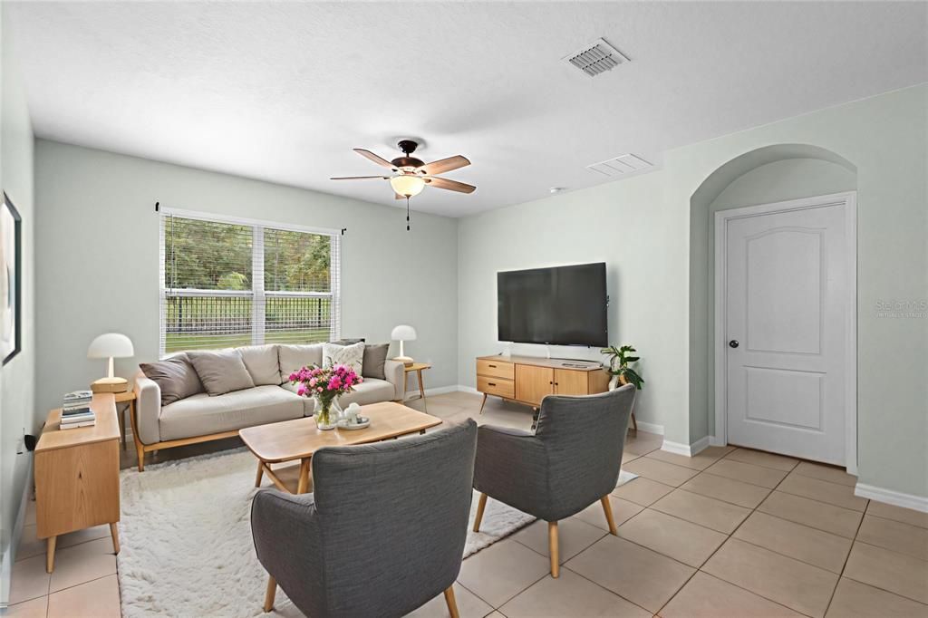 For Sale: $335,000 (4 beds, 2 baths, 1846 Square Feet)