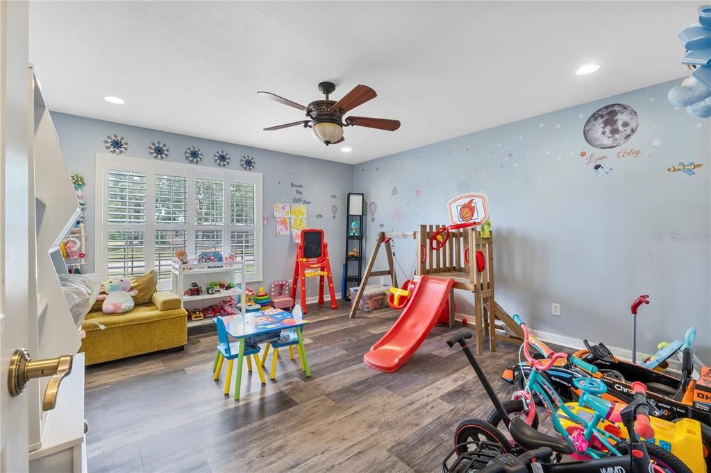 For Sale: $495,000 (3 beds, 2 baths, 2013 Square Feet)