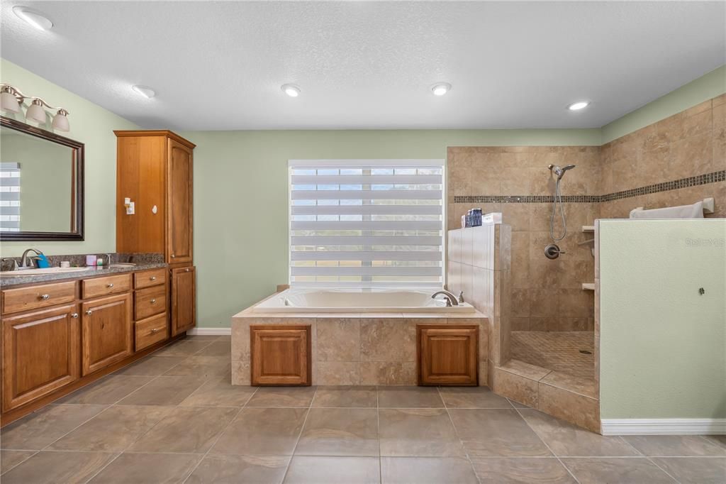 For Sale: $495,000 (3 beds, 2 baths, 2013 Square Feet)