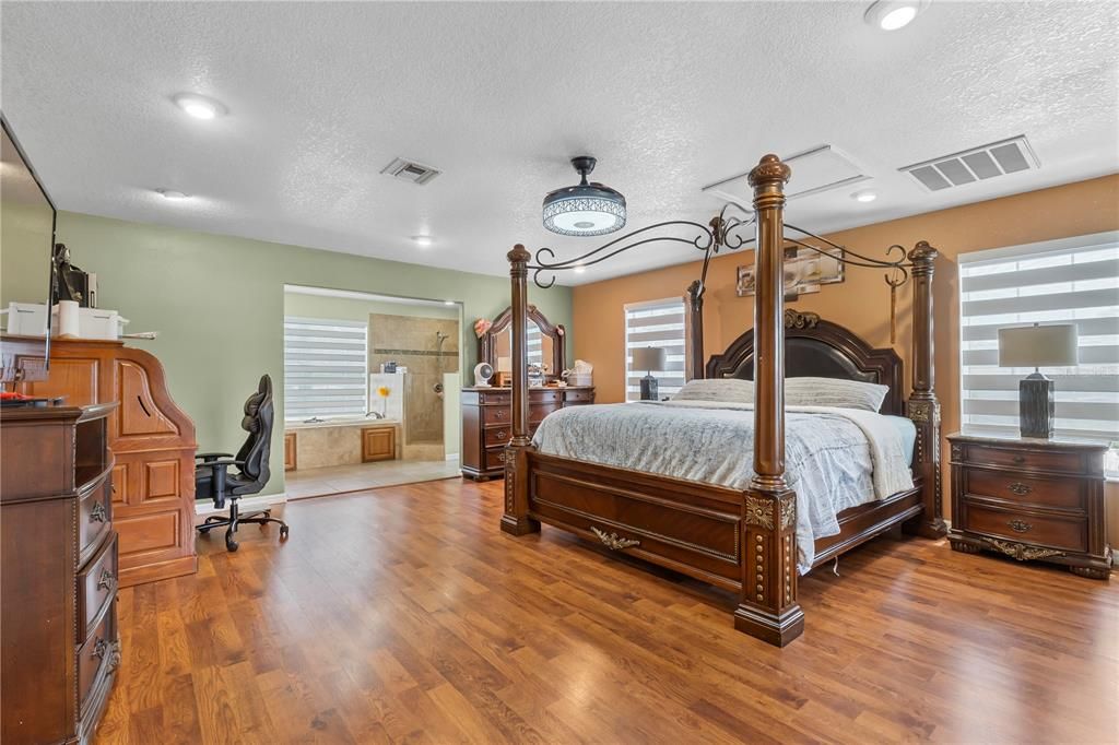 For Sale: $495,000 (3 beds, 2 baths, 2013 Square Feet)