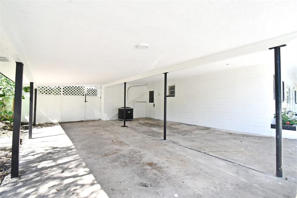 合同活跃: $259,900 (3 贝兹, 2 浴室, 1118 平方英尺)