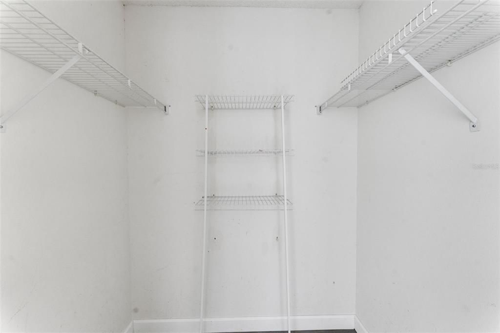 合同活跃: $269,999 (3 贝兹, 2 浴室, 1438 平方英尺)