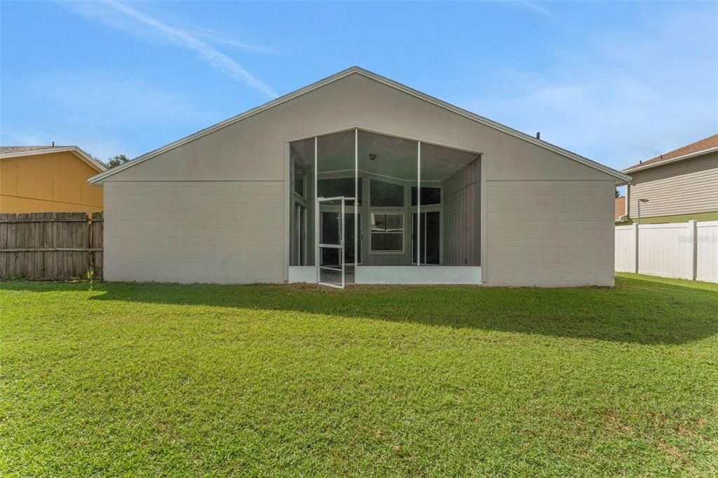 合同活跃: $269,999 (3 贝兹, 2 浴室, 1438 平方英尺)