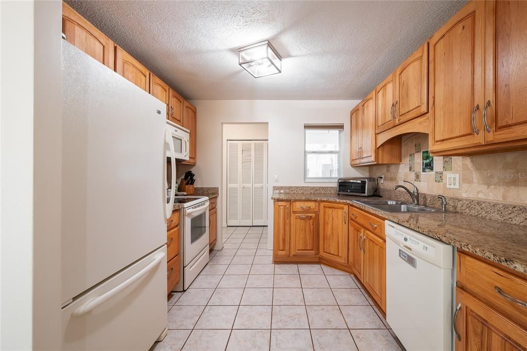 For Sale: $475,000 (3 beds, 2 baths, 1785 Square Feet)