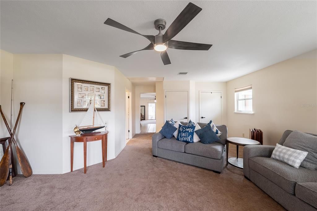 For Sale: $475,000 (3 beds, 2 baths, 1785 Square Feet)