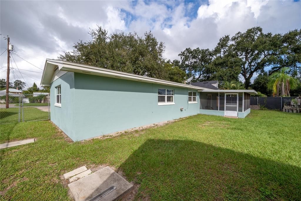 For Sale: $475,000 (3 beds, 2 baths, 1785 Square Feet)