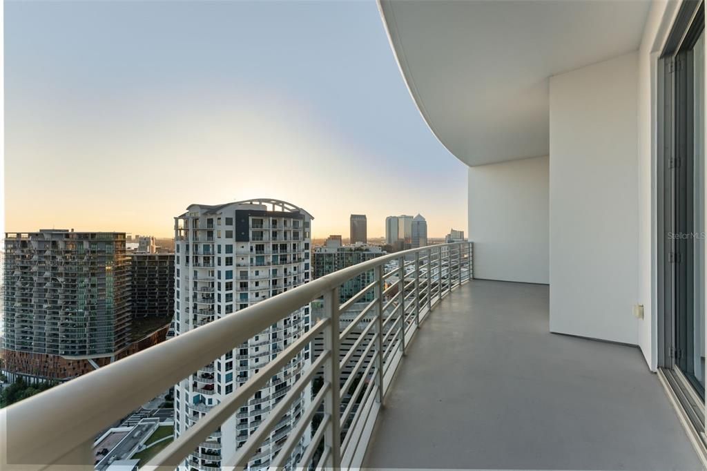 На продажу: $3,750,000 (3 спален, 3 ванн, 4558 Квадратных фут)