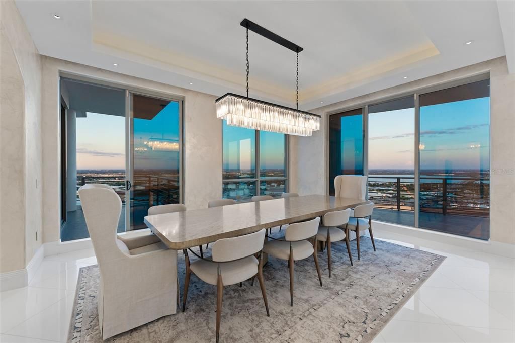 На продажу: $3,750,000 (3 спален, 3 ванн, 4558 Квадратных фут)