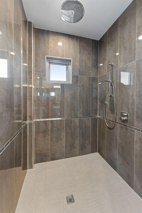 На продажу: $3,750,000 (3 спален, 3 ванн, 4558 Квадратных фут)