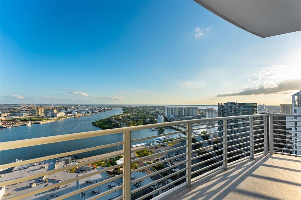 На продажу: $3,750,000 (3 спален, 3 ванн, 4558 Квадратных фут)