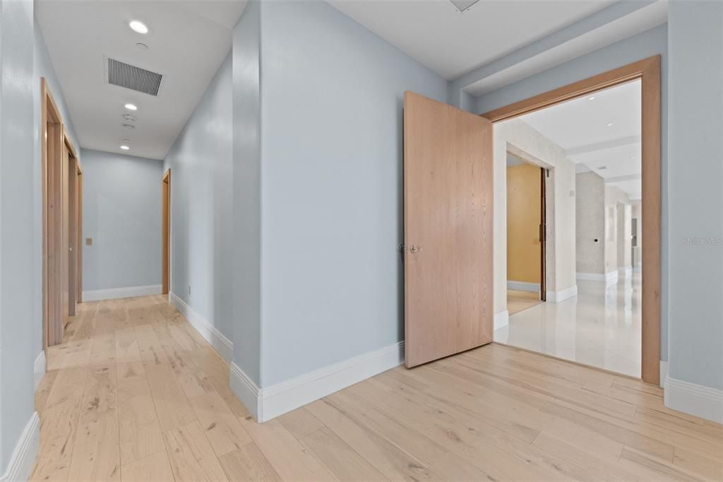 На продажу: $3,750,000 (3 спален, 3 ванн, 4558 Квадратных фут)