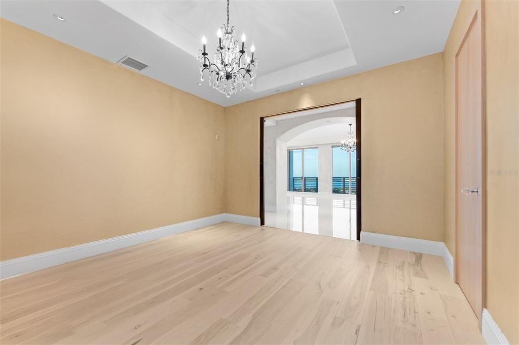 На продажу: $3,750,000 (3 спален, 3 ванн, 4558 Квадратных фут)