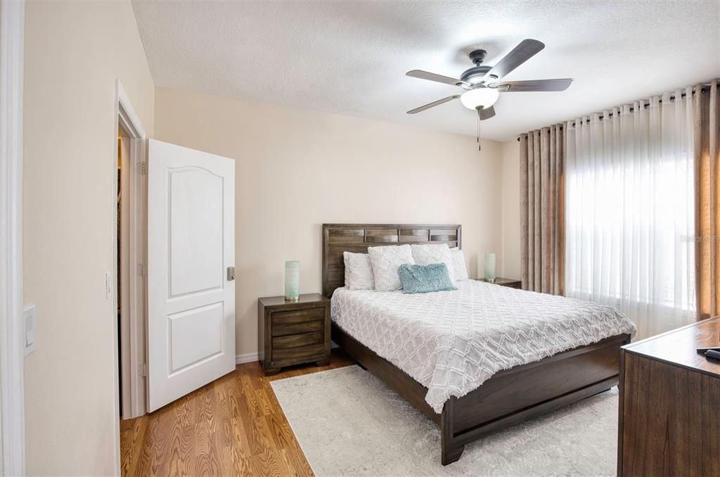 En Venta: $275,000 (3 camas, 2 baños, 1405 Pies cuadrados)