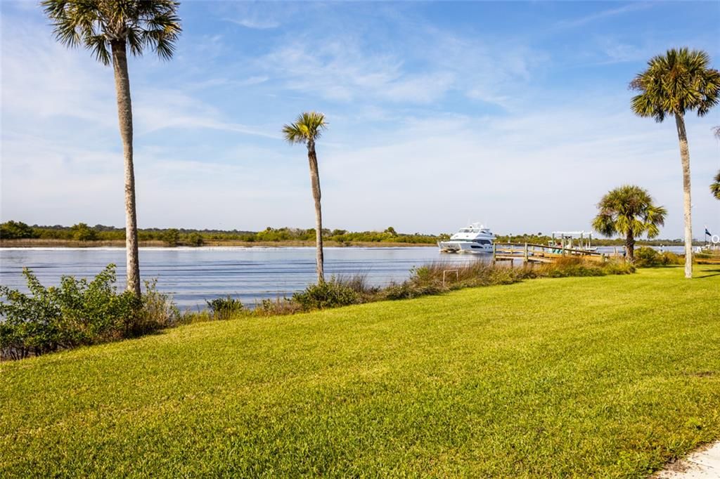 На продажу: $279,900 (2 спален, 2 ванн, 1184 Квадратных фут)