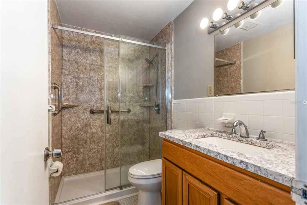 На продажу: $279,900 (2 спален, 2 ванн, 1184 Квадратных фут)