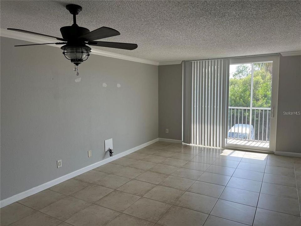 For Rent: $1,550 (1 beds, 1 baths, 714 Square Feet)