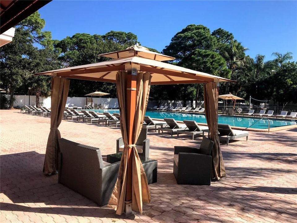 For Rent: $1,550 (1 beds, 1 baths, 714 Square Feet)