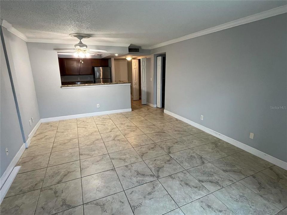 For Rent: $1,550 (1 beds, 1 baths, 714 Square Feet)