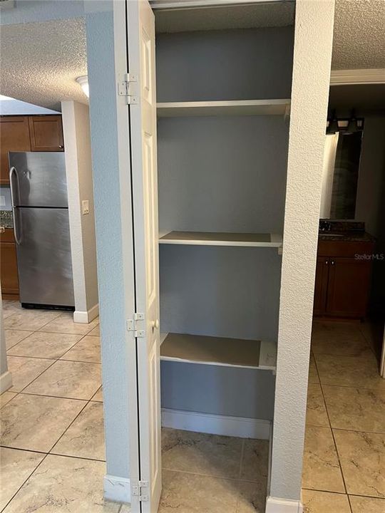 For Rent: $1,550 (1 beds, 1 baths, 714 Square Feet)