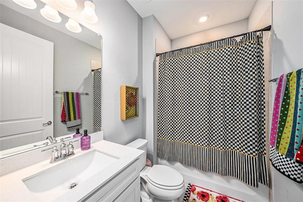 For Sale: $549,900 (2 beds, 2 baths, 1889 Square Feet)