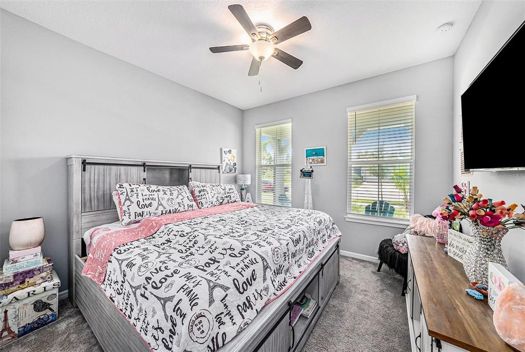 For Sale: $549,900 (2 beds, 2 baths, 1889 Square Feet)