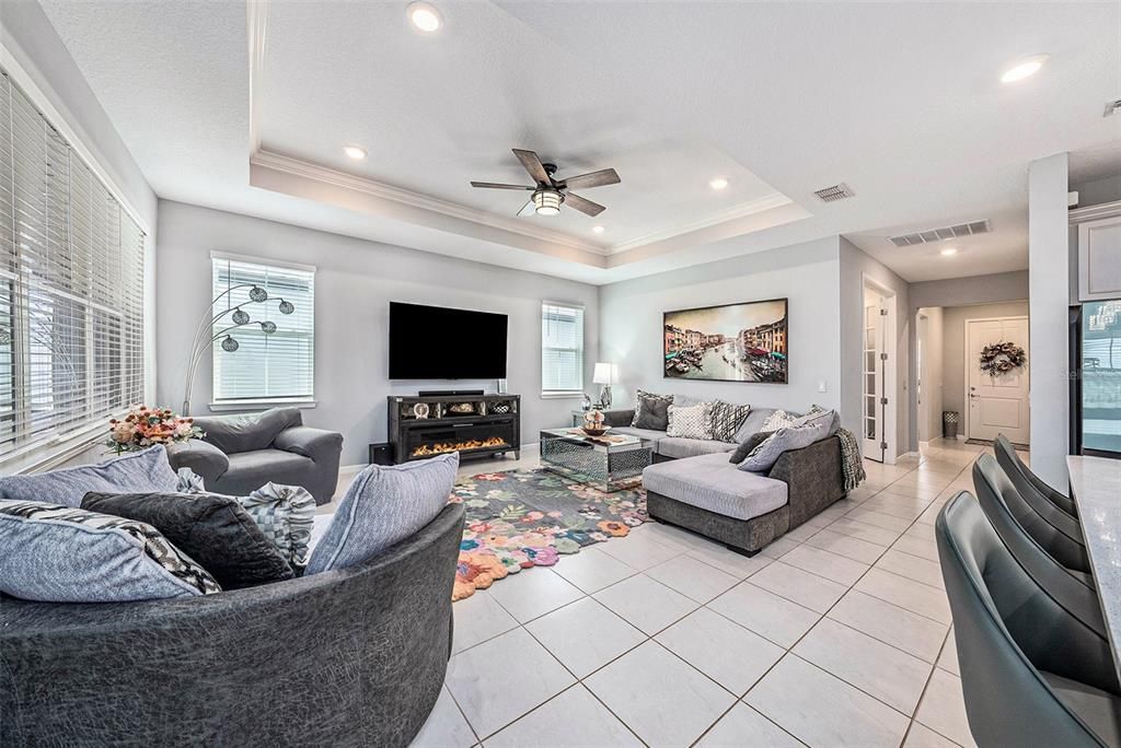 For Sale: $549,900 (2 beds, 2 baths, 1889 Square Feet)