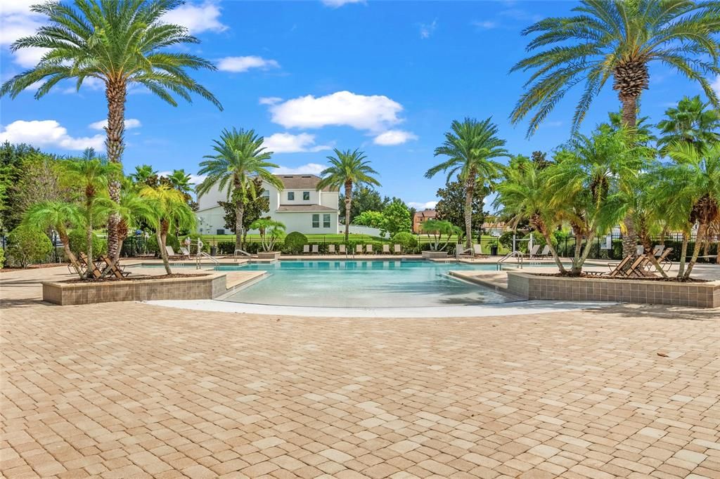 合同活跃: $679,000 (4 贝兹, 3 浴室, 2848 平方英尺)