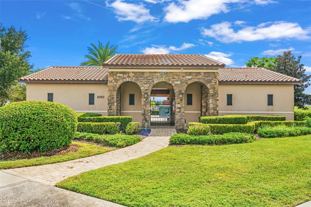 合同活跃: $679,000 (4 贝兹, 3 浴室, 2848 平方英尺)