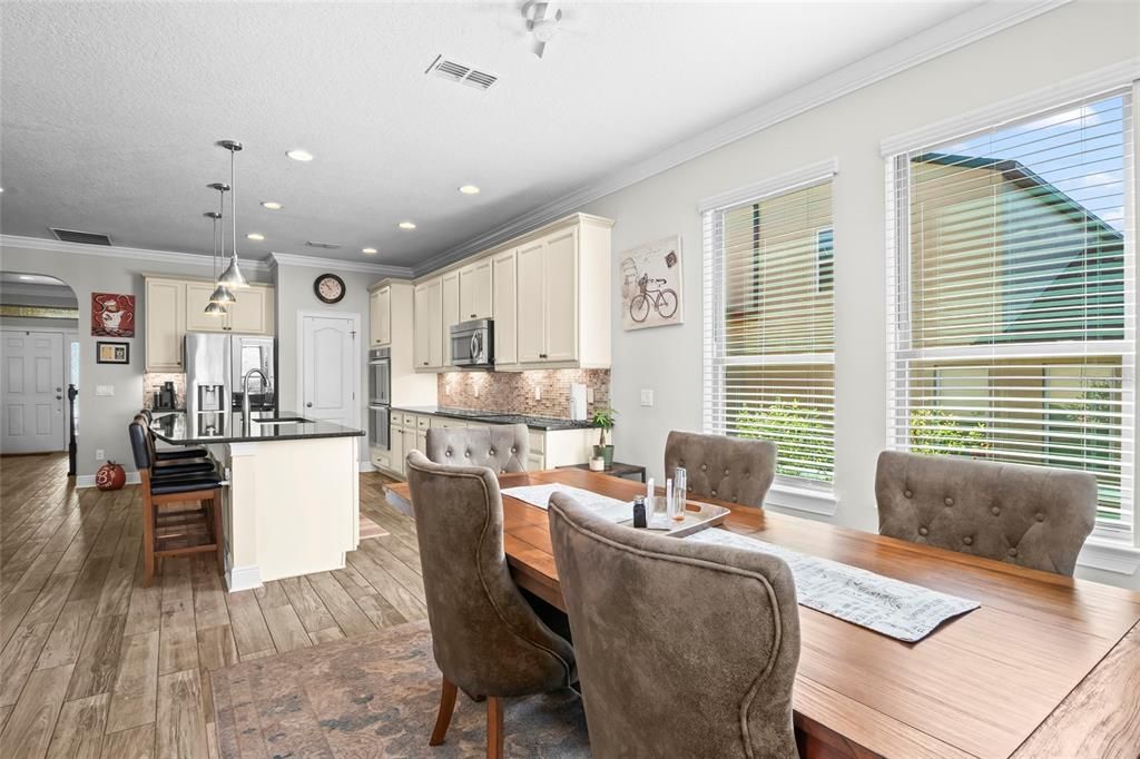 合同活跃: $679,000 (4 贝兹, 3 浴室, 2848 平方英尺)