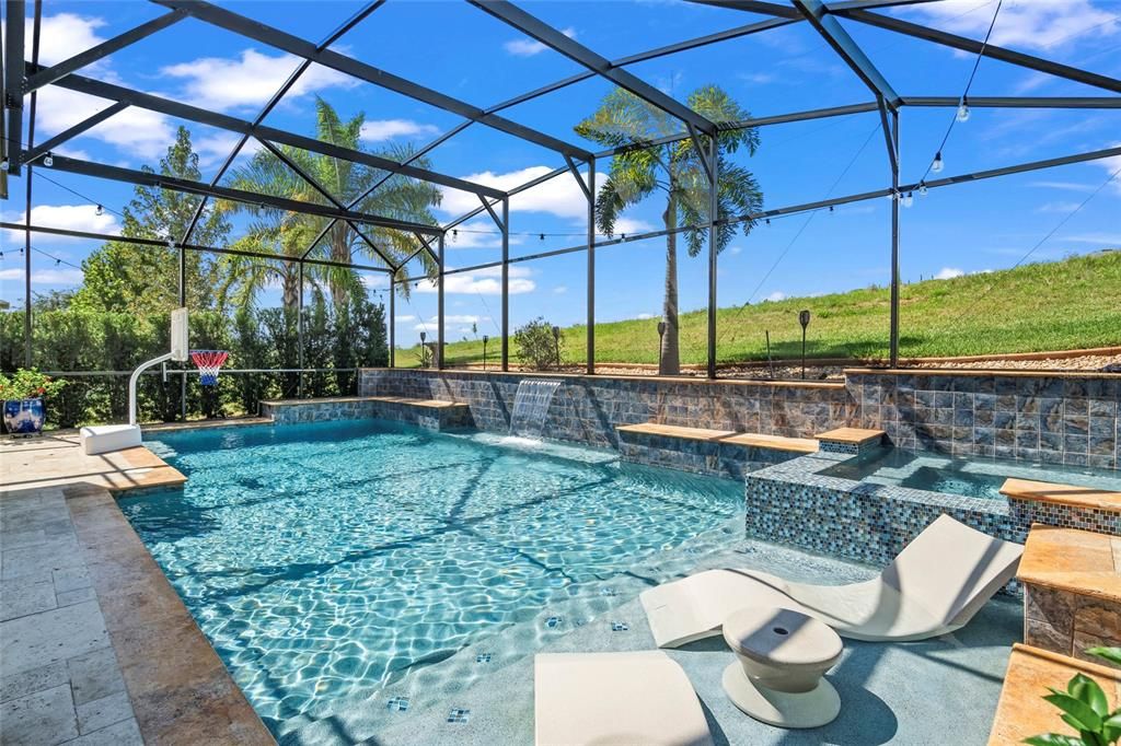 合同活跃: $679,000 (4 贝兹, 3 浴室, 2848 平方英尺)