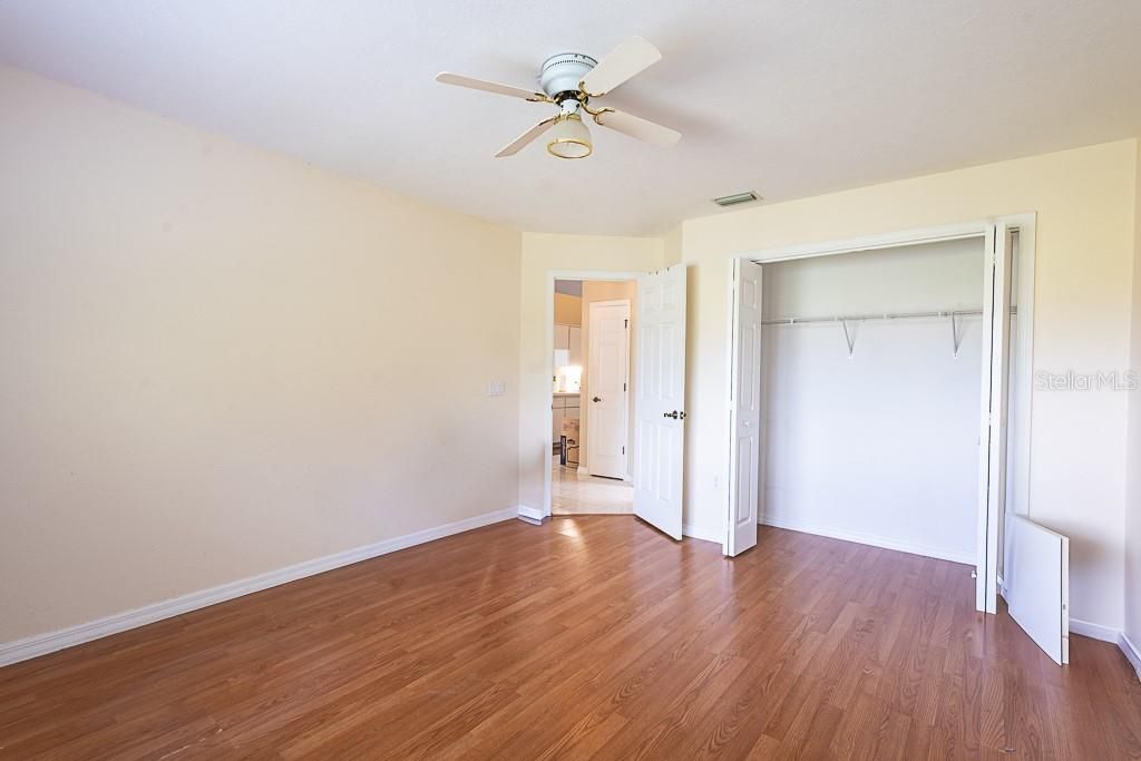 Под контрактом: $350,000 (3 спален, 2 ванн, 2174 Квадратных фут)