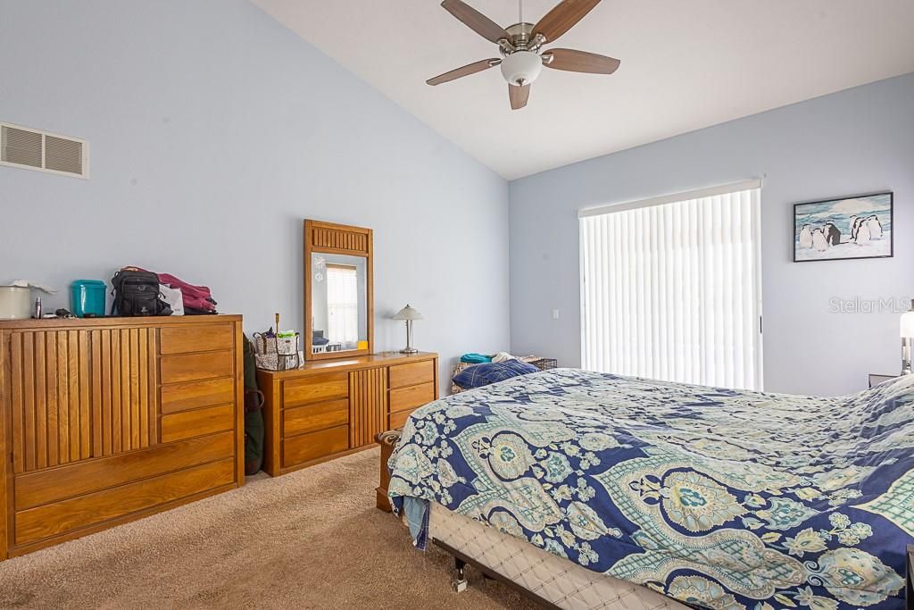 Под контрактом: $350,000 (3 спален, 2 ванн, 2174 Квадратных фут)