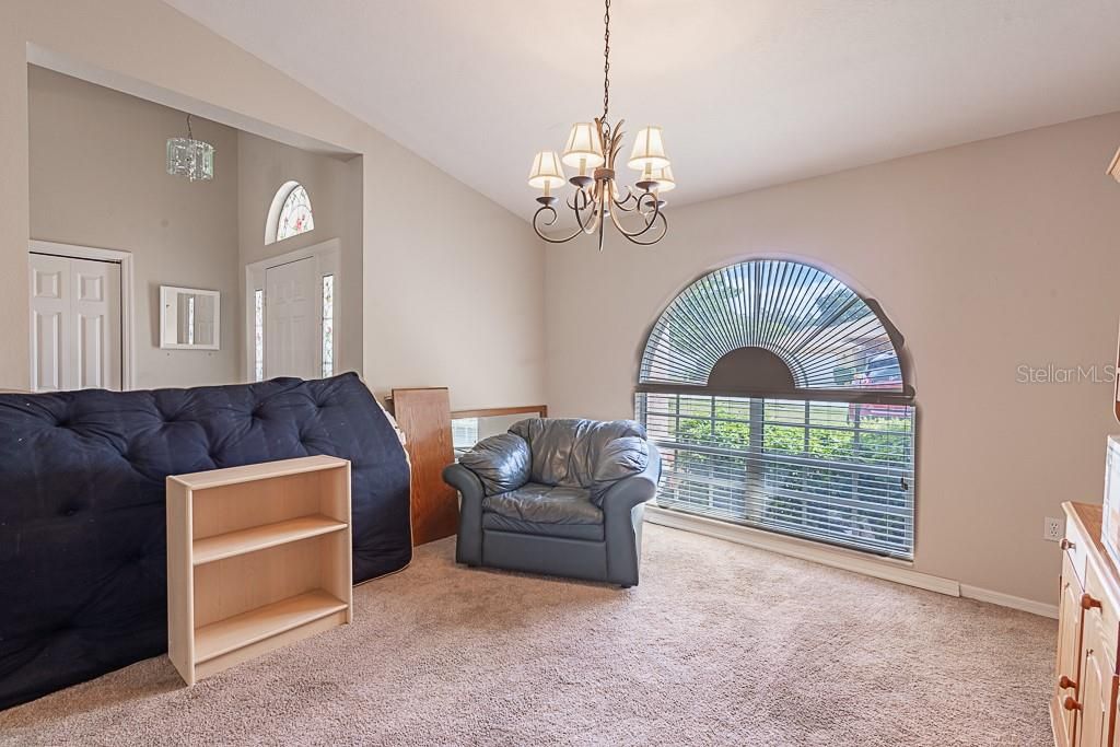 Под контрактом: $350,000 (3 спален, 2 ванн, 2174 Квадратных фут)