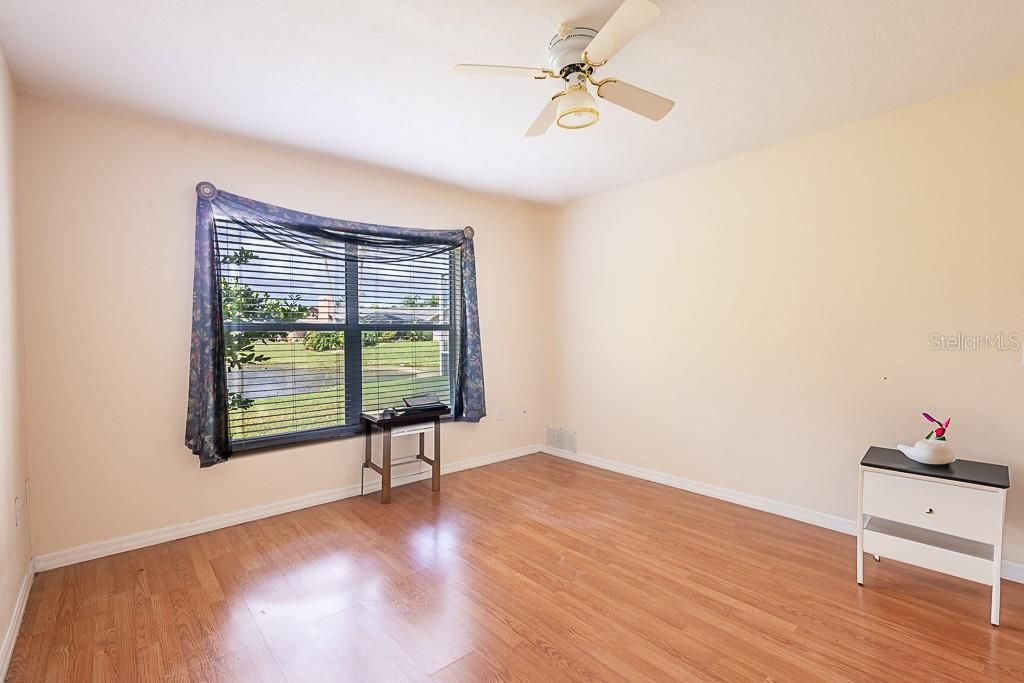 Под контрактом: $350,000 (3 спален, 2 ванн, 2174 Квадратных фут)